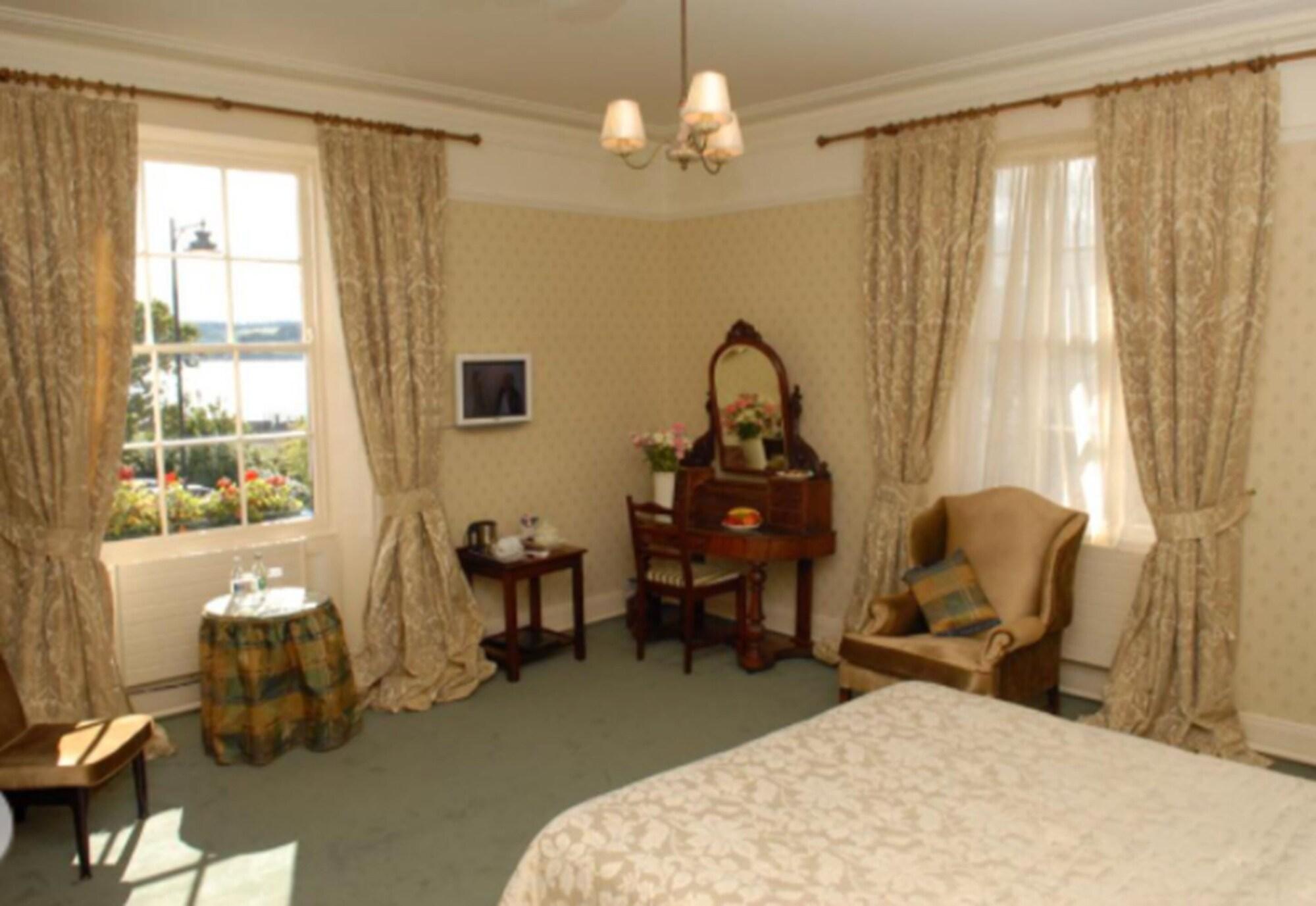 Londonderry Arms Hotel Carnlough Bagian luar foto