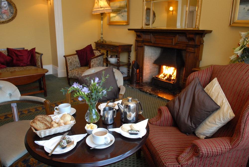 Londonderry Arms Hotel Carnlough Bagian luar foto