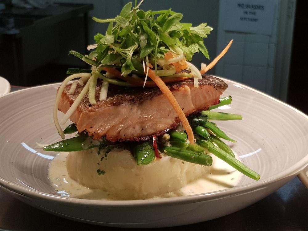Londonderry Arms Hotel Carnlough Bagian luar foto