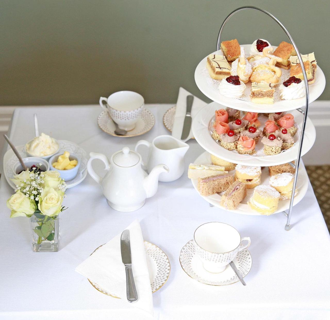 Londonderry Arms Hotel Carnlough Bagian luar foto