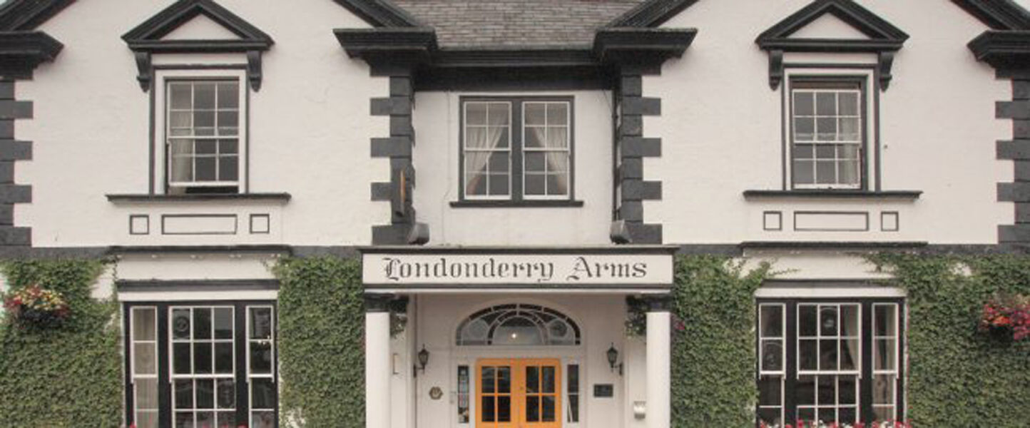 Londonderry Arms Hotel Carnlough Bagian luar foto